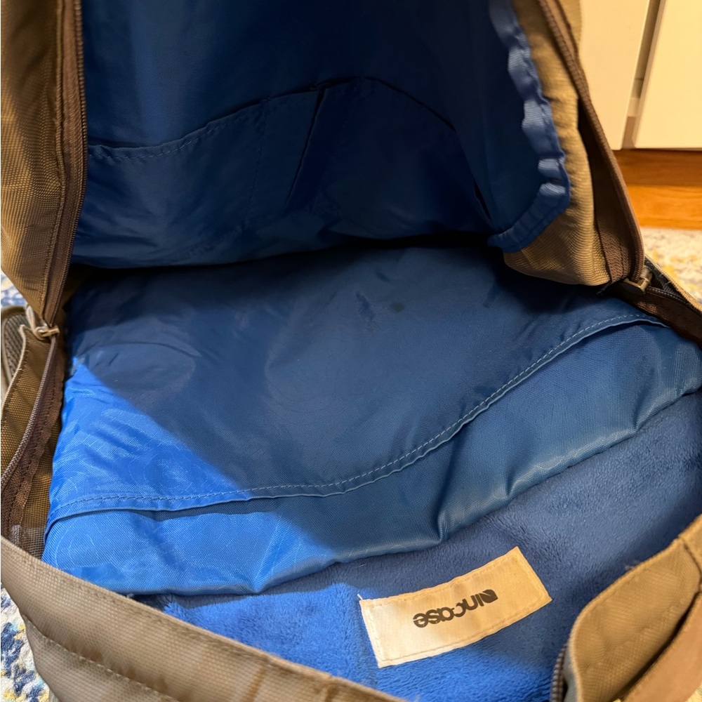 Incase Taupe Backpack - Picture 4 of 4